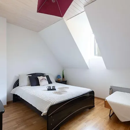 Duplex 6 Pers Avec Balcon Et Parking A - Fr-1-296-507